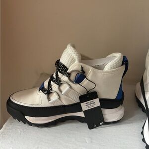 Sorel ONA RMX Chukka Plus Waterproof (never worn)